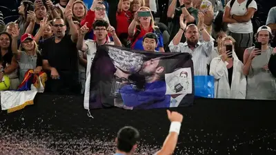 Novak Djokovic gets warm Australian Open welcome, then wins