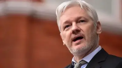Julian Assange: “We have leaks about UFOs”