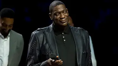 Former NBA star Shawn Kemp held in connection to shooting in Washington; lawyer says it was self-defense