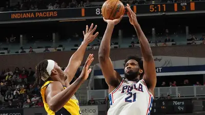 Joel Embiid leads 76ers to eighth straight win, continues scoring streak that only LeBron James has matched