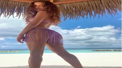 Whenever, Wherever, Shakira Is a Swimsuit Goddess! See Her Hottest Bikini Pictures