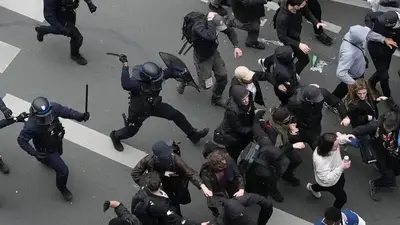 Violent French pension protests erupt as 1M demonstrate