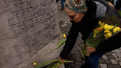 Daffodils bloom as symbol of Warsaw ghetto uprising memory