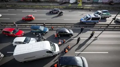 Climate protesters try to bring Berlin traffic to a halt