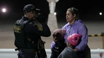 Hundreds stuck at Peru-Chile border in crackdown on migrants