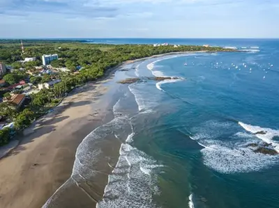 8 Best Surf Spots in Costa Rica