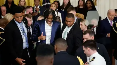 Player faints during LSU Tigers’ national title celebration at the White House