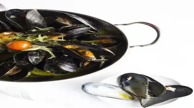 We Cook!  Red Stripe Mussels – Joe Peticca