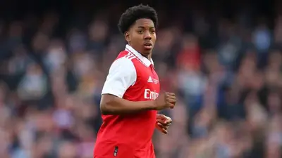 Arsenal secure future of top young talent with first professional contract