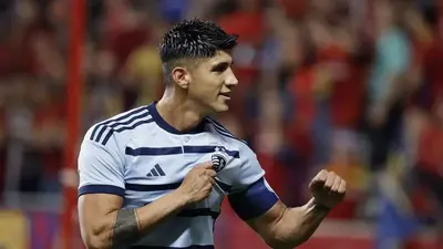 Alan Pulido interview: “Winning a title is the most important thing”