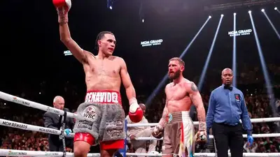 Who is David Benavidez? Height, weight, career record, stats and KOs