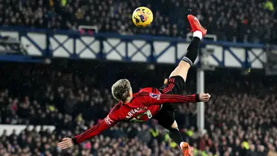 X reacts to incredible Alejandro Garnacho overhead kick against Everton