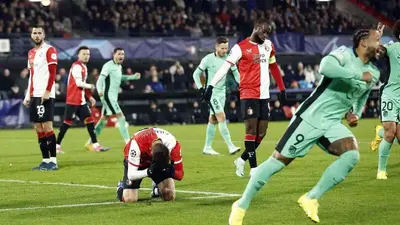 Santiago Giménez scores Champions League own goal as Atlético Madrid eliminate Feyenoord