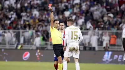 Who is the referee for Barcelona - Atlético Madrid in LaLiga?