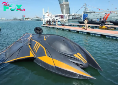 PS.The Kronos: Manta Ray-Shaped Armored Submarine by Highland Systems ‎