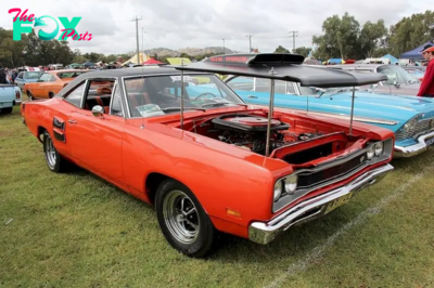 DQ “Revving Legacy: Unleashing the Muscle Car Icon – The 1969 Dodge Coronet Super Bee”