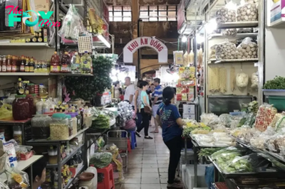 Visiting the Ben Thanh Market in Ho Chi Minh City, Vietnam