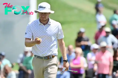 Why does Peter Malnati use a yellow golf ball? Are there any advantages for using a colored ball?