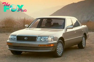 DQ The 1990-1994 Lexus LS: A Game-Changer in the Luxury Car Market