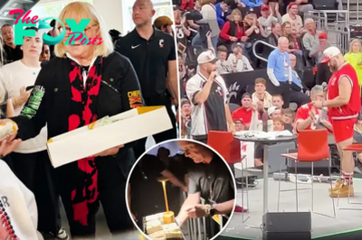 Travis Kelce’s mom, Donna, hands out sandwiches at ‘New Heights’ live show — just like Taylor Swift’s dad did at Eras Tour