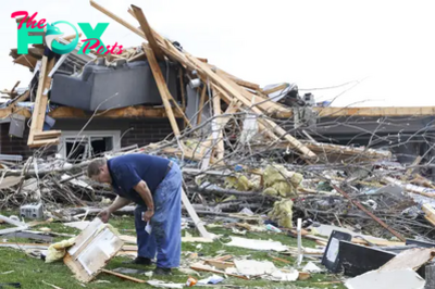 Tornadoes Strike in Nebraska and Iowa, Destroying Homes