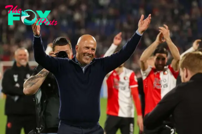 Emotional scenes! New Liverpool manager Arne Slot bids farewell to Feyenoord fans