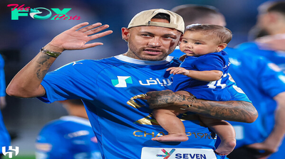 rr Al-Hilal emerges victorious! Neymar celebrates on the field with his baby daughter after the Saudi Pro League giants clinch the title, defeating Cristiano Ronaldo’s Al-Nassr.