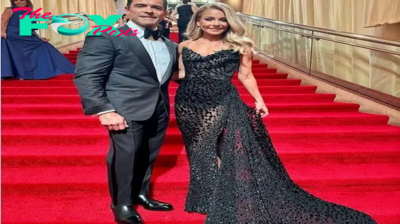 At 53, Kelly Ripa’s black gown on Oscars red carpet ignites reactlons from fans