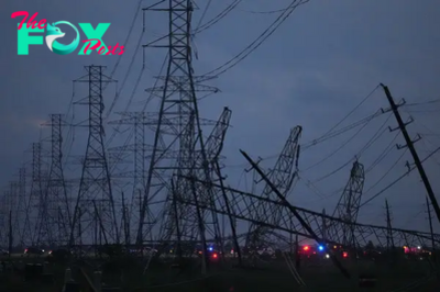 Severe Storms in Southeast Texas Leave Several Dead and Many Without Power