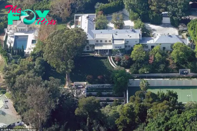 b83.Travis Kelce and Taylor Swift’s love nest: Aerial images of the singer’s $25 million Beverly Hills mansion show it makes the perfect hideaway for the power couple as they finally enjoy some downtime together.