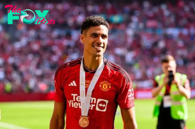tl.The perfect way to say goodbye: Raphael Varane ended his final match at Manchester United with an emotional victory.