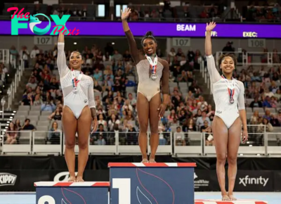 Who did Simone Biles beat to win record ninth U.S. gymnastics title?