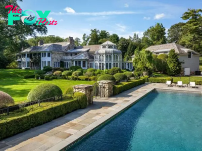 B83.Mary Tyler Moore’s Connecticut Estate Still Available, Priced at $18.9 Million.