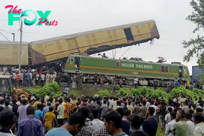 At Least Eight Dead After Trains Collided in Eastern India Near Darjeeling Tourist Spot
