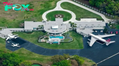 B83.John Travolta’s house is uniquely equipped with a functional airport featuring two runways for his private planes.