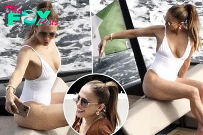 Jennifer Lopez takes sultry backside selfies on Italy boat ride amid Ben Affleck split rumors