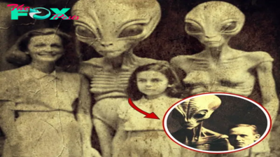 nht.Breaking news reveals a shocking truth: a 1915 photo from Russia shows humans and extraterrestrial creatures, baffling scientists.