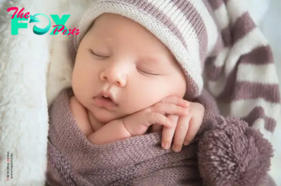 ”Beauty of angels: Melting at the moment a newborn baby sleeps peacefully, making parents extremely happy” LS