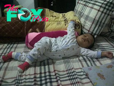 Funny sleeping positions for babies: funny and cute in every moment