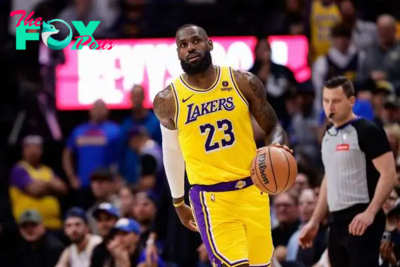 What conditions does LeBron James have for taking  pay cut with Los Angeles Lakers?