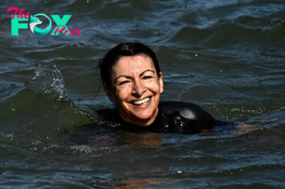 Paris Mayor Anne Hidalgo Fulfills Promise to Swim in the Seine Ahead of the Olympics