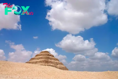 Ancient Egyptians used a hydraulic lift to build their 1st pyramid, controversial study claims