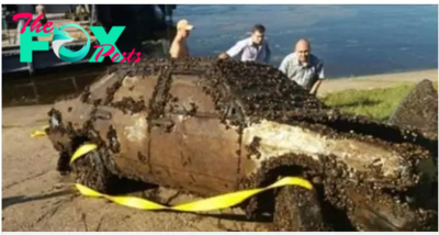 Bomb discovery! He accidentally found a car at the bottom of the river and called the police