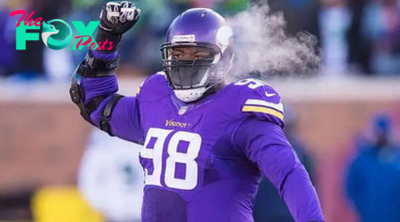 Who is Linval Joseph, the defensive tackle Cowboys signed?