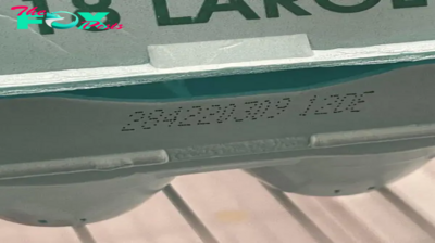 Pay attention to this date from now on. It’s not an ordinary expiration date. After working for years and years in grocery stores, I see that most people just randomly buy eggs without really noticing this detail