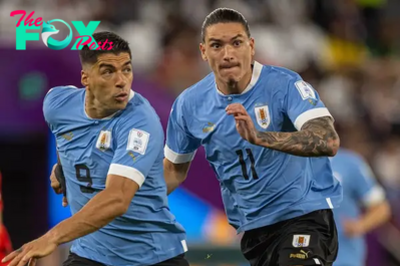 Darwin Nunez pays tribute to “idol” Luis Suarez after international retirement