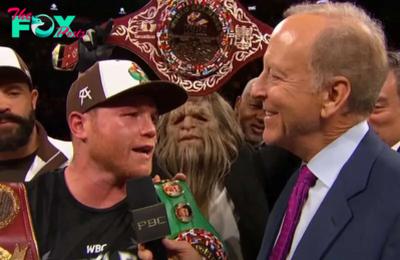 Why does Canelo Álvarez have Chewbacca in his entourage?