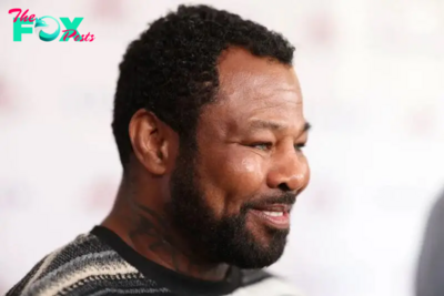 Sugar Shane Mosley draws criticism for stepping back into the ring