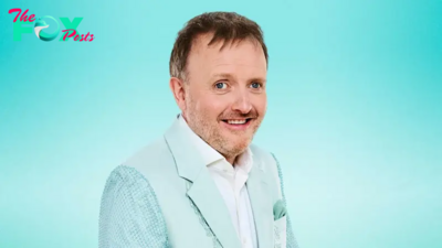 Strictly Star Chris McCausland Reflects on the Eye Condition That Left Him Blind at 22.Linh