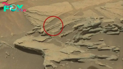 32 things on Mars that look like they shouldn't be there